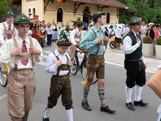 Desfile cultural da Italemanha terá a participação de famílias e de comunidades de Marechal Floriano