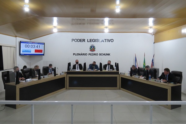 Vereadores de Marechal Floriano realizam debate sobre infraestrutura, proteção animal e sua cultura, durante Sessão Ordinária